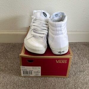 White sk8 hi